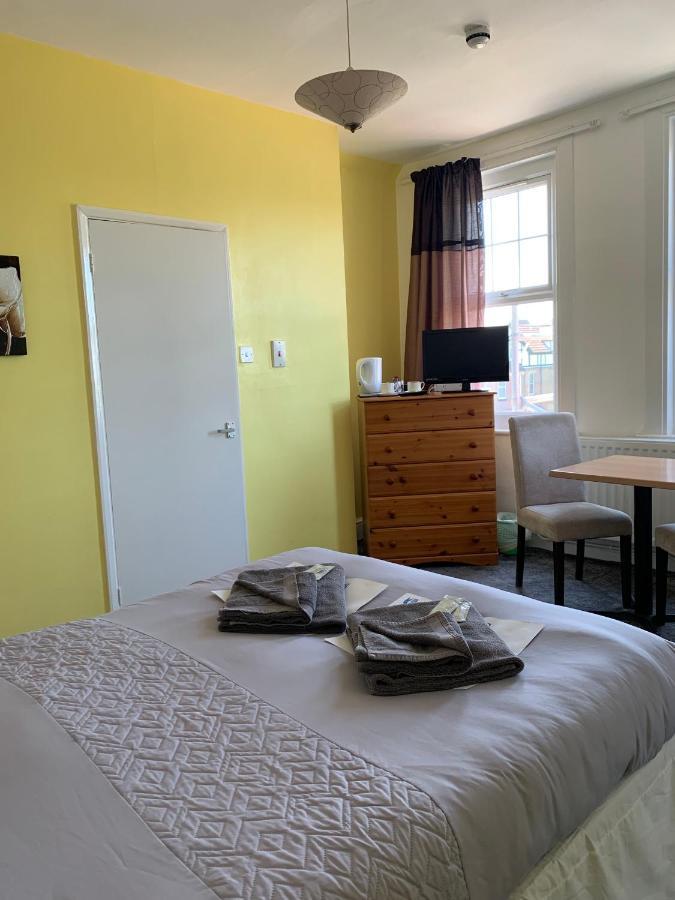 Park Inn Hotel Folkestone פולקסטון מראה חיצוני תמונה